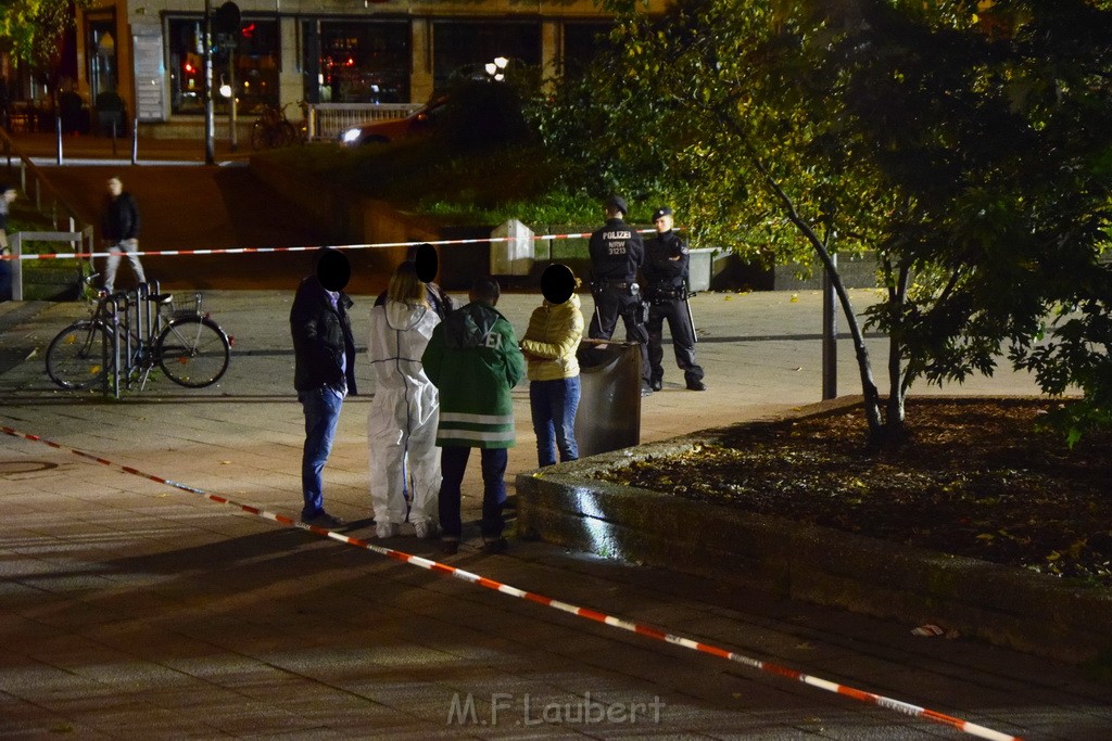 Einsatz BF Messerstecherei Koeln Neustadt Nord Eberplatz Platzmitte P055.JPG - Miklos Laubert